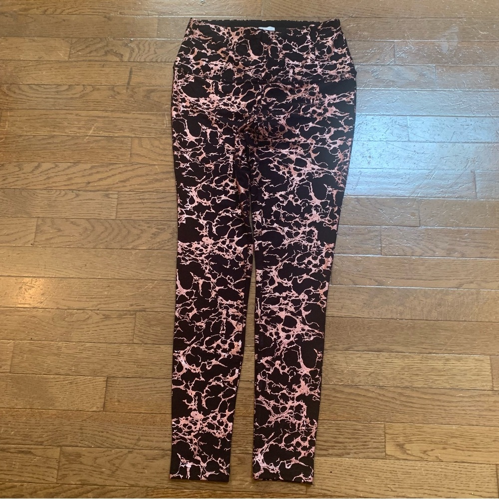 Chicos Zenergy Foil Print Leggings | Size 0/2 | Rose Gold NEW!!